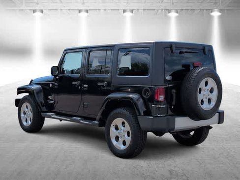 Used 2014 Jeep Wrangler Unlimited Sahara w/ Connectivity Group AWD/4WD image 6