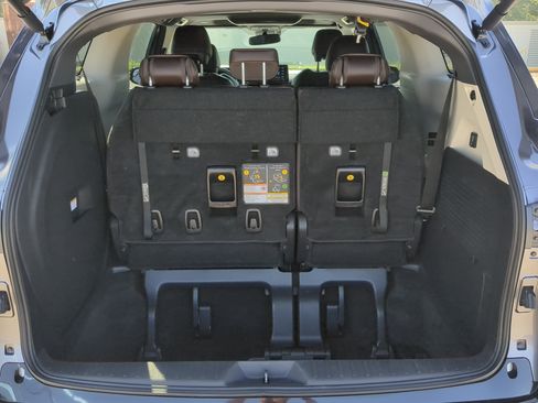 Used 2023 Toyota Sienna Platinum FWD image 11
