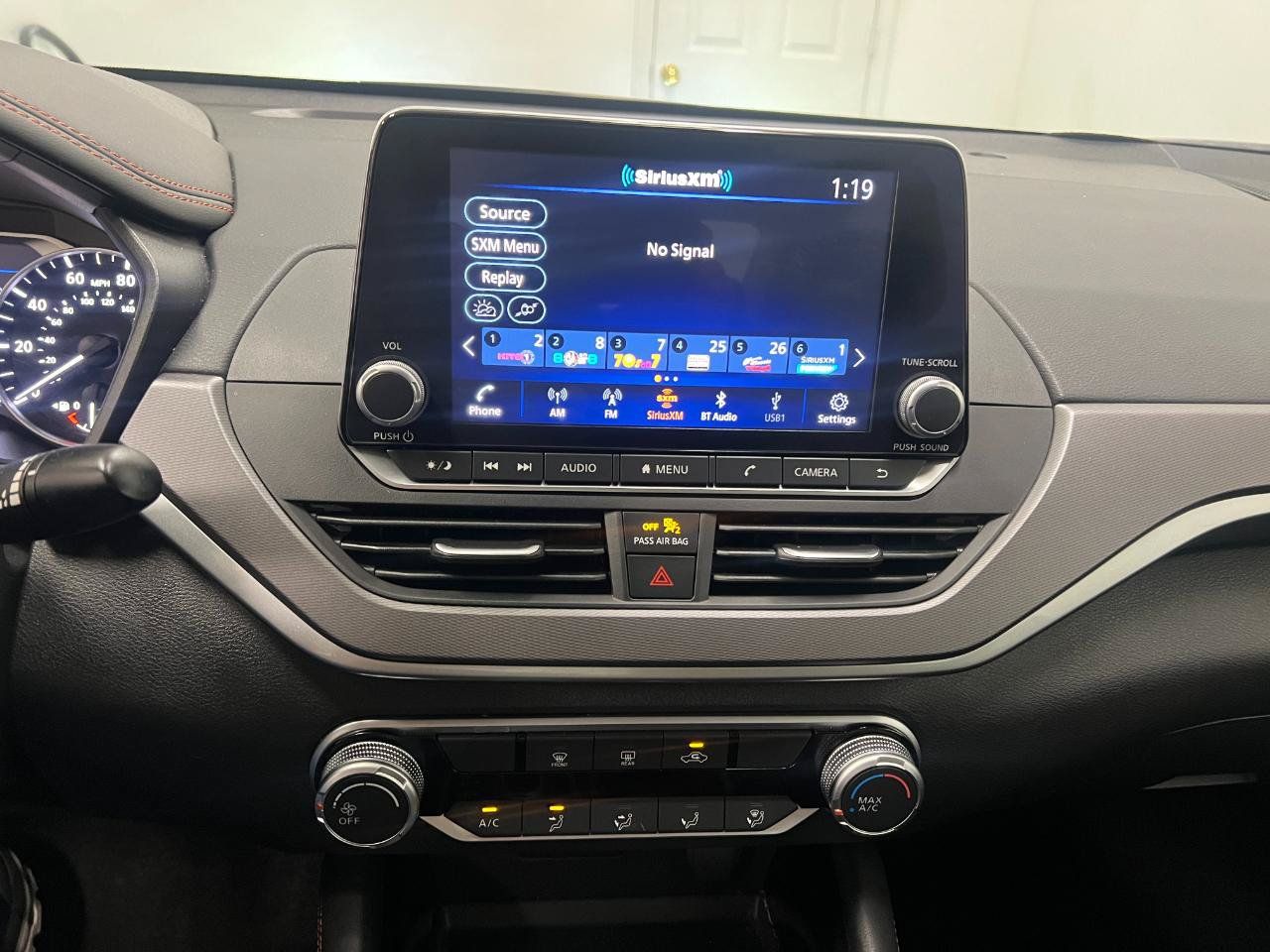 Used 2025 Nissan Altima 2.5 SR FWD image 43