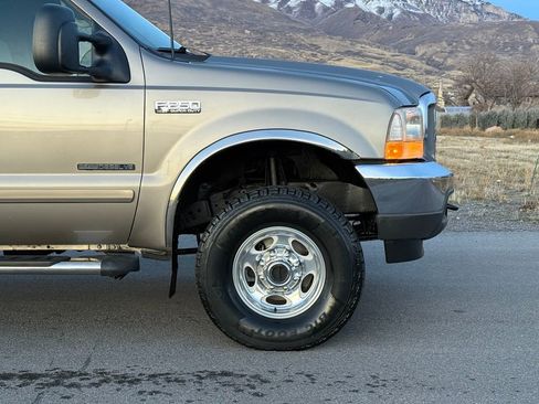 Used 2002 Ford F250 4x4 Crew Cab Super Duty image 3