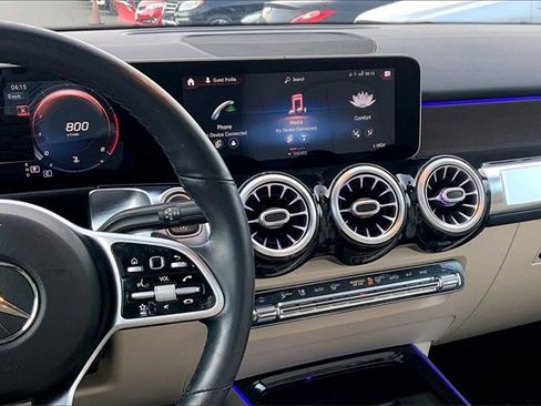 Used 2020 Mercedes-Benz GLB 250 4MATIC image 5
