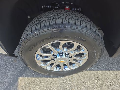 New 2026 Chevrolet Silverado 2500 LTZ w/ LTZ Plus Package AWD/4WD image 9