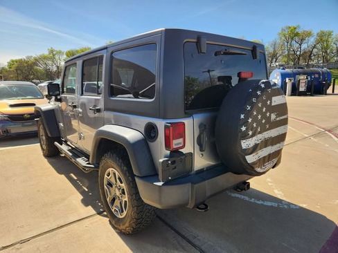 Used 2018 Jeep Wrangler Unlimited Sport S image 3