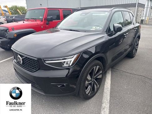 Used 2024 Volvo XC40 B5 Plus w/ Climate Package AWD/4WD image 1