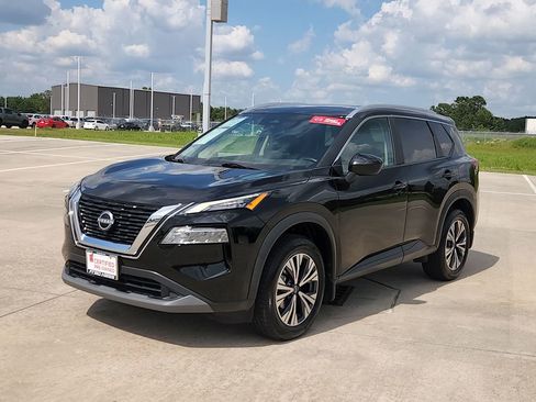 Certified 2023 Nissan Rogue SV w/ SV Premium B Package FWD image 3