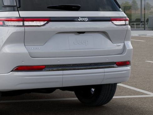 New 2026 Jeep Grand Cherokee Summit AWD/4WD image 13