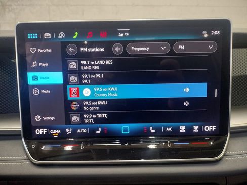 New 2026 Volkswagen Tiguan SE FWD image 29