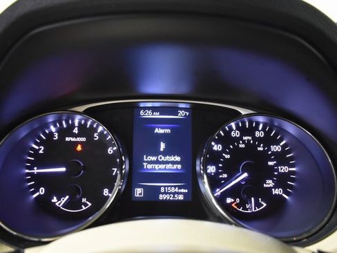 Used 2015 Nissan Rogue SV image 24