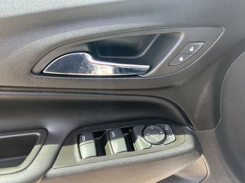 Used 2023 Chevrolet Equinox LT image 22