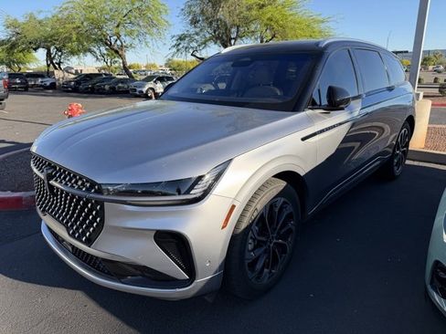 Used 2024 Lincoln Nautilus Reserve w/ Equipment Group 203A image 2