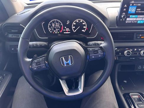Used 2025 Honda Pilot Touring image 25