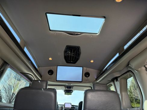 Used 2020 Ford Transit 150 Low Roof AWD image 22