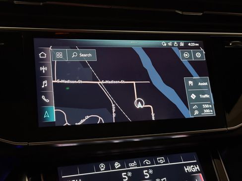 Used 2019 Audi Q8 Premium Plus w/ Premium Plus image 32