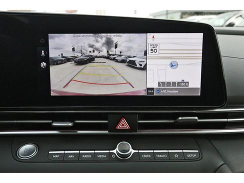 Certified 2024 Hyundai Elantra SEL FWD image 25