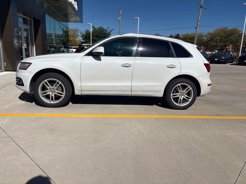 Used 2016 Audi Q5 2.0T Premium Plus w/ Technology Package AWD/4WD image 4