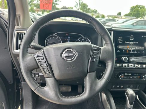 Used 2025 Nissan Frontier SL w/ Graphics Package AWD/4WD image 47