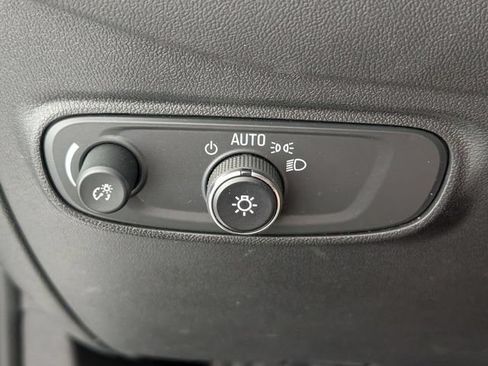 Used 2024 Chevrolet Equinox LT FWD image 15