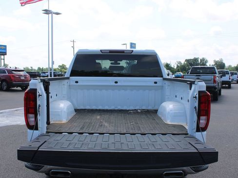 Used 2021 GMC Sierra 1500 SLE w/ X31 Off-Road Package AWD/4WD image 16