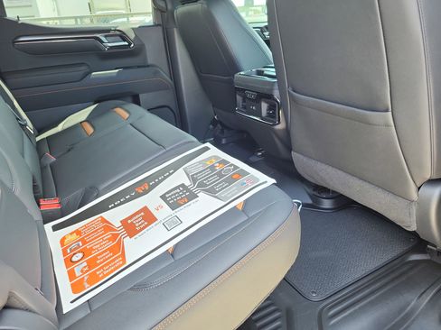 New 2025 GMC Sierra 1500 AT4 w/ AT4 Premium Package image 11