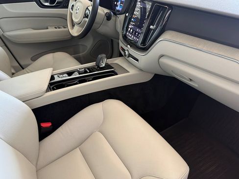 Used 2023 Volvo XC60 B5 Plus w/ Climate Package FWD image 15