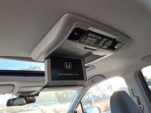 Used 2018 Honda Pilot Elite image 11