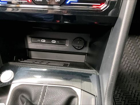 New 2026 Volkswagen Taos SE AWD/4WD image 23