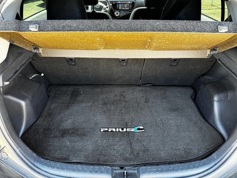 Used 2016 Toyota Prius C Two image 34