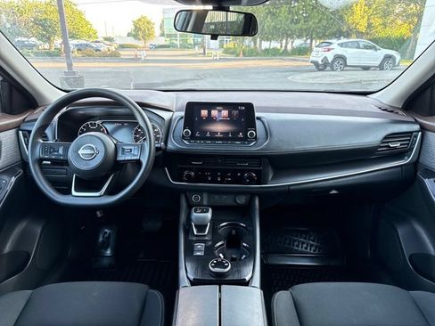 Used 2023 Nissan Rogue S AWD/4WD image 11