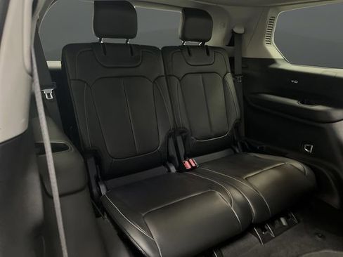 Used 2022 Jeep Grand Cherokee L Limited image 33