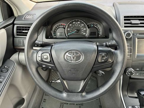 Used 2015 Toyota Camry LE FWD image 13