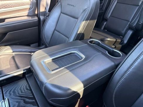 Used 2022 GMC Yukon XL Denali AWD/4WD image 34