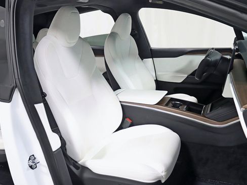 Used 2023 Tesla Model X image 29