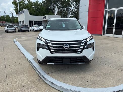 New 2026 Nissan Rogue Platinum AWD/4WD image 2
