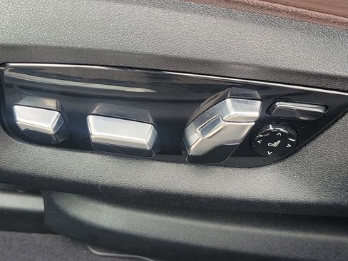 Used 2023 BMW 540i xDrive w/ Executive Package AWD/4WD image 22