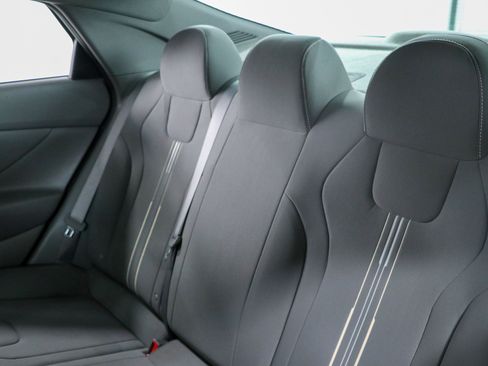 Used 2021 Hyundai Elantra SEL w/ Convenience Package FWD image 24