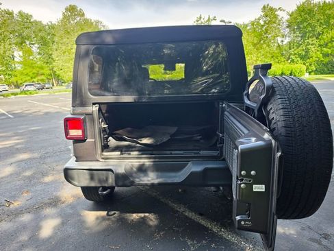 Used 2024 Jeep Wrangler Unlimited Sport AWD/4WD image 15