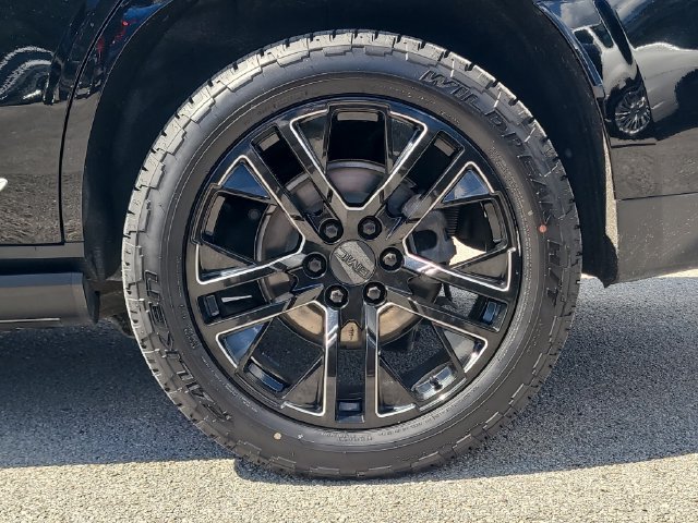 Used 2021 GMC Yukon Denali w/ Denali Ultimate Package AWD/4WD image 8