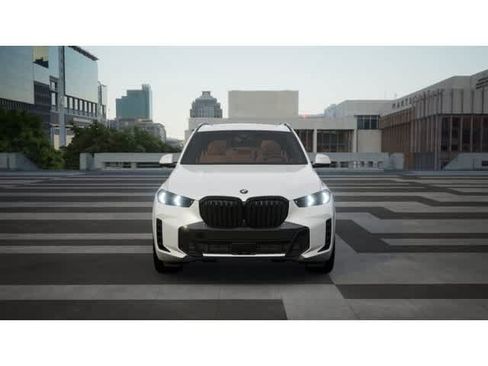New 2026 BMW X5 xDrive40i w/ M Sport Package AWD/4WD image 3