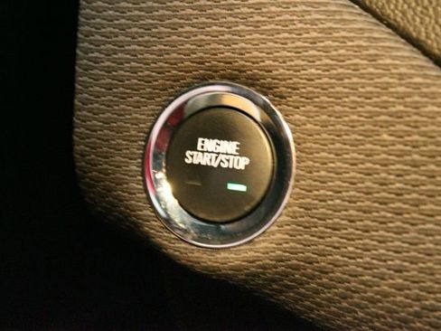 Used 2019 Chevrolet Cruze LT w/ LT True North Edition FWD image 23