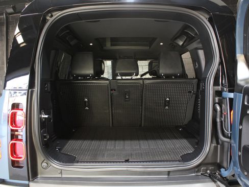 Used 2023 Land Rover Defender 110 X-Dynamic SE image 70