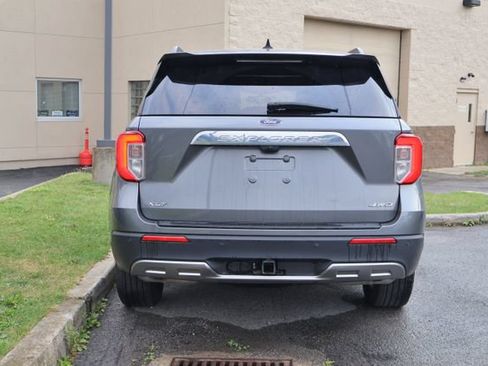 Used 2023 Ford Explorer XLT w/ Equipment Group 202A AWD/4WD image 5