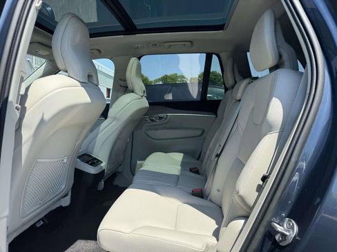 Used 2023 Volvo XC90 B6 Plus AWD/4WD image 12
