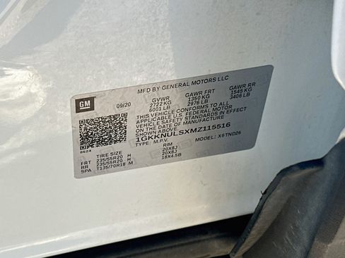 Used 2021 GMC Acadia SLT w/ Elevation Edition AWD/4WD image 12