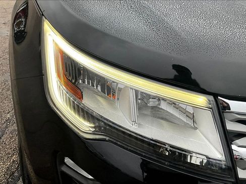 Used 2018 Ford Explorer Limited image 31