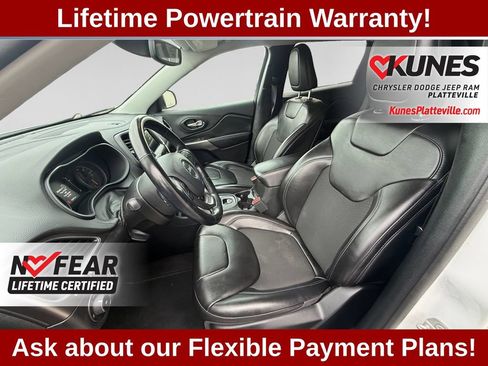 Used 2021 Jeep Cherokee Latitude Plus AWD/4WD image 21