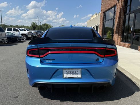 Used 2019 Dodge Charger Scat Pack w/ Dynamics Package RWD image 5