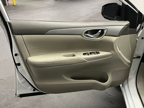 Used 2014 Nissan Sentra S image 12