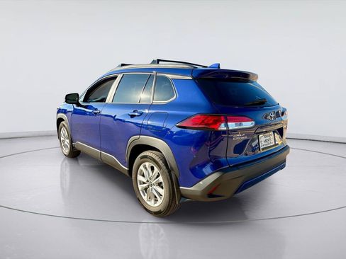 Used 2022 Toyota Corolla Cross LE w/ Moonroof Package FWD image 3