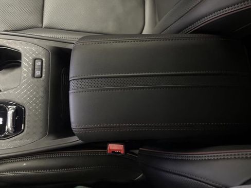 Used 2024 Jeep Wagoneer Launch Edition image 22