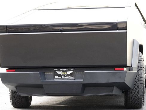 Used 2024 Tesla Cybertruck AWD Crew Cab image 61